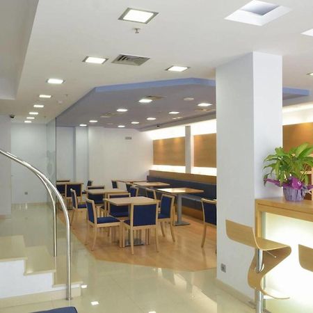 Hotel Del Port Sant Carles De La Rapita Ngoại thất bức ảnh